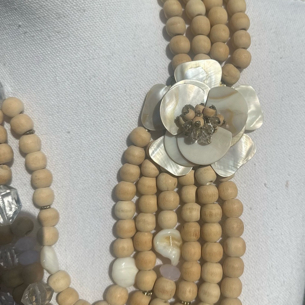 Anthropologie Vintage Tan and White Statement Necklace with Floral Design - EUC - Picture 4 of 10